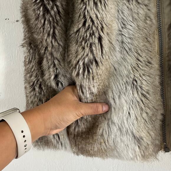 Faux Fur‎ Vest Full Zip Pockets Brown Womens Reversible Size Medium - Picture 2 of 9